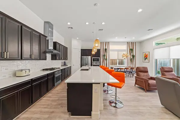 565 Lentini WAY, Sacramento, CA 95834