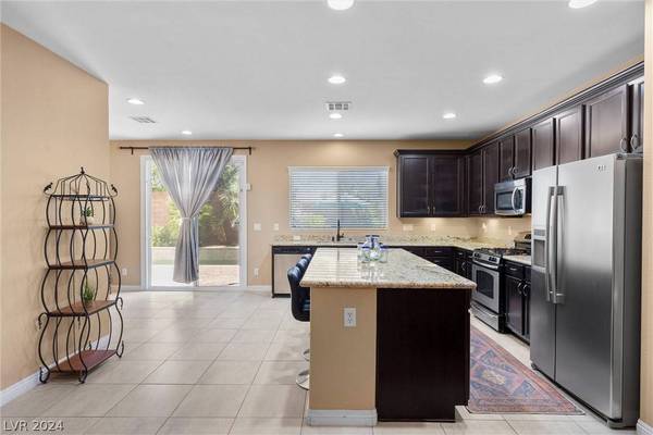 9076 Spur Creek Avenue, Las Vegas, NV 89178
