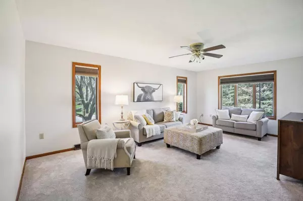 401 St Andrews Court, Waunakee, WI 53597