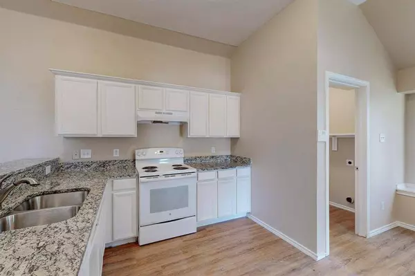 1034 Suffolk Lane, Cedar Hill, TX 75104