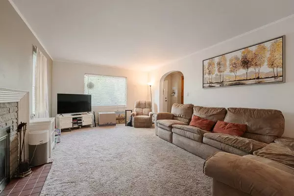 12757 Mozart ST, Blue Island, IL 60406