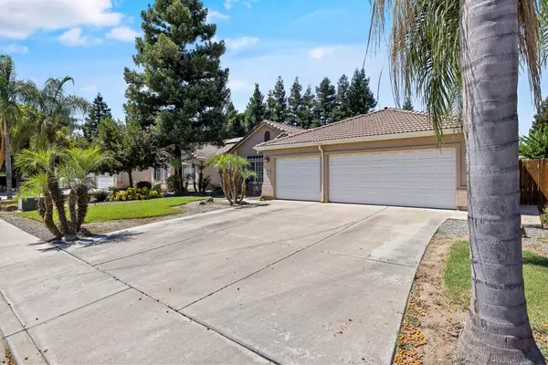 4606 W Country Court, Visalia, CA 93277