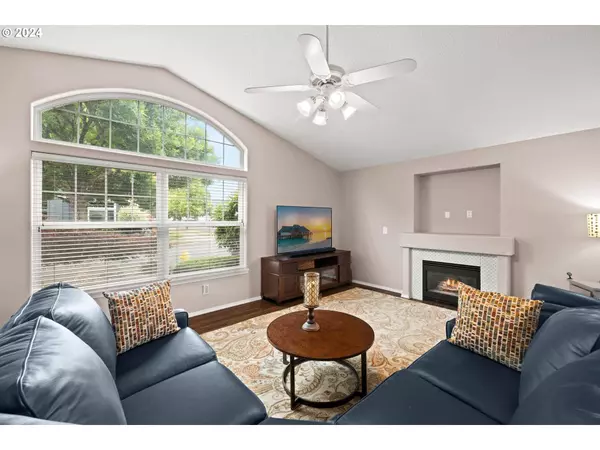 8696 NE SWIRE ST, Hillsboro, OR 97006