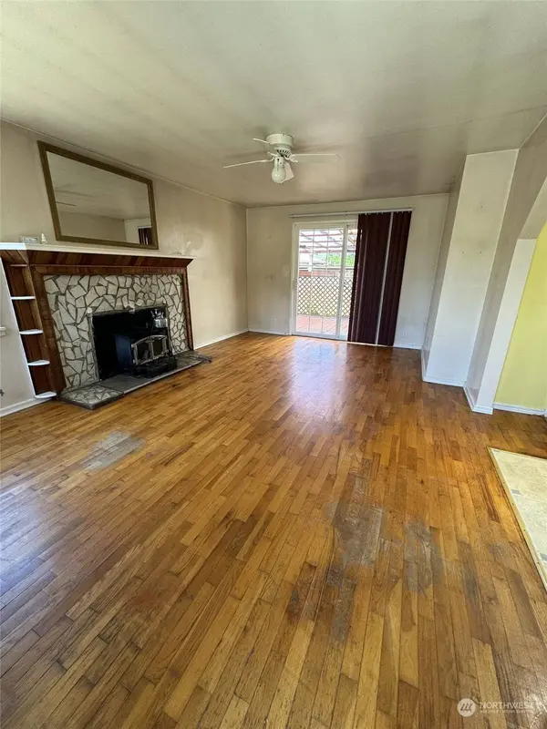 2610 SW 110th ST, Seattle, WA 98146