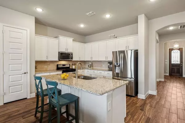 2810 Long Slope Road, Arlington, TX 76001