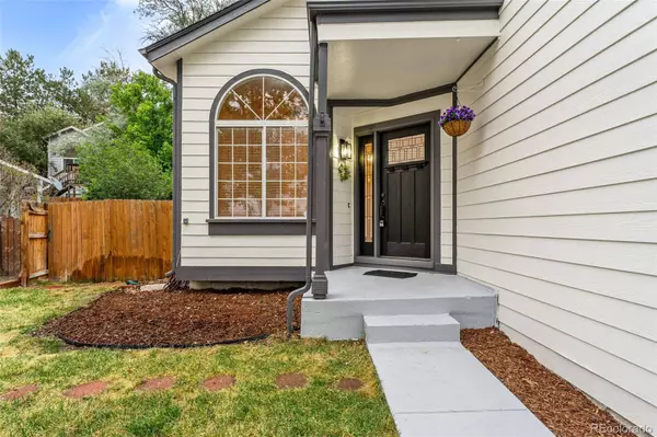 8198 S Clarkson CT, Centennial, CO 80122