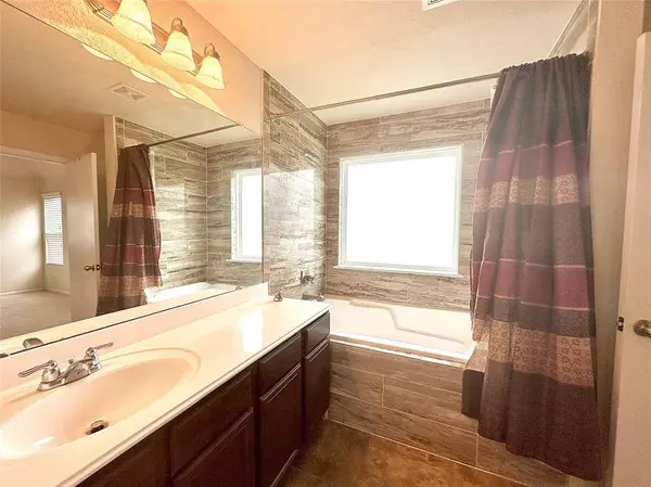 18702 Abiding CT, Houston, TX 77073