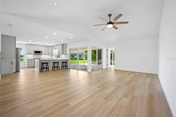 13425 CROSSPOINTE DR, Palm Beach Gardens, FL 33418