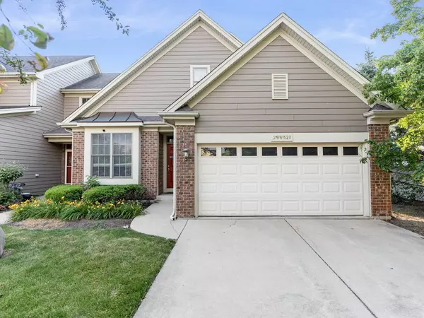 29W521 Cerny Circle, Warrenville, IL 60555