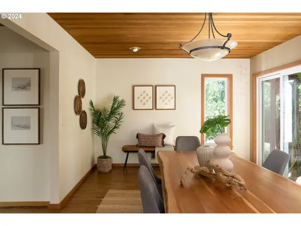 1612 SW UPLAND DR, Portland, OR 97221