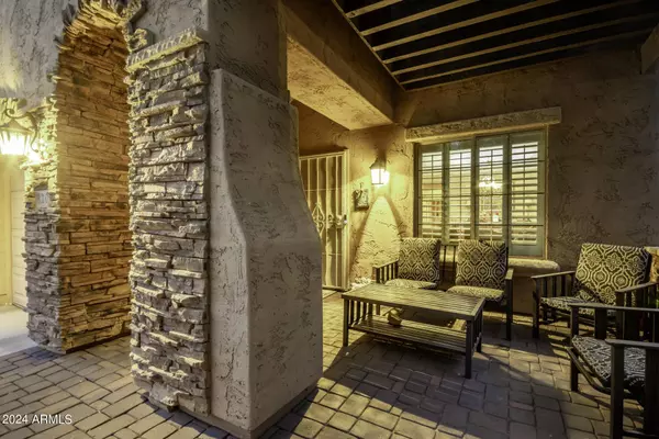 820 E SUN VALLEY FARMS Lane, San Tan Valley, AZ 85140