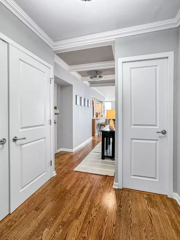 3150 N Lake Shore DR #33C, Chicago, IL 60657