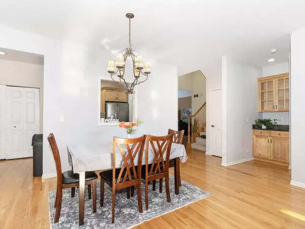 29W521 Cerny Circle, Warrenville, IL 60555