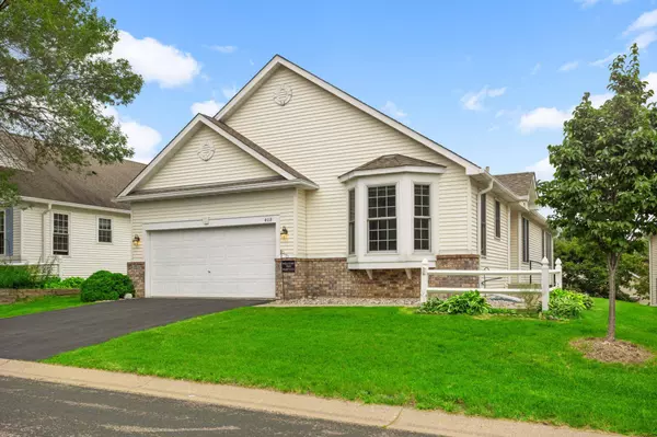 408 Meadowood LN, Burnsville, MN 55337