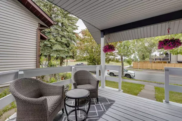 7828 Ranchview DR NW, Calgary, AB T3G1X8