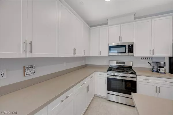 305 Crescent Verse Street, Henderson, NV 89015