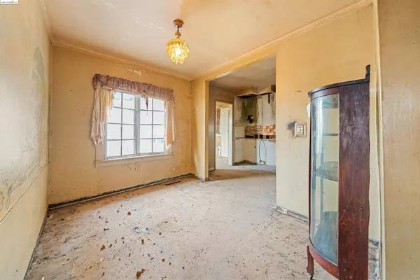 3017 Madeline St, Oakland, CA 94602