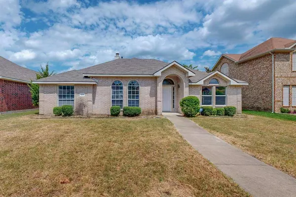 1034 Suffolk Lane, Cedar Hill, TX 75104