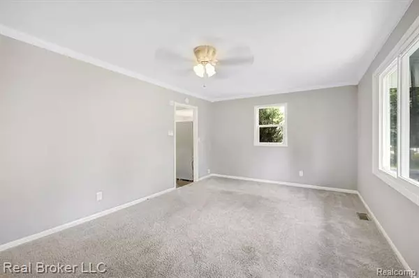 1482 ALBERTA Avenue, Burton, MI 48509