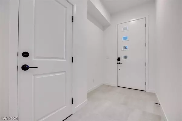 10135 Evergreen Pine Street, Las Vegas, NV 89166