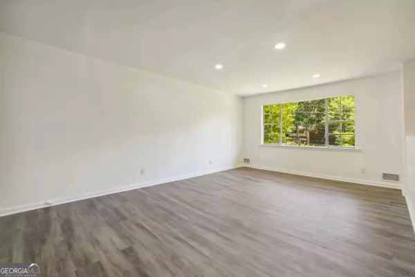 150 Rockfort CT, Atlanta, GA 30349