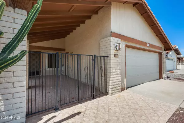 974 LEISURE WORLD Drive, Mesa, AZ 85206