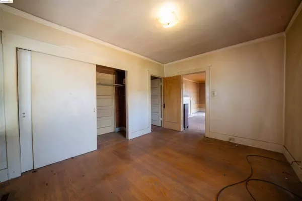 3017 Madeline St, Oakland, CA 94602