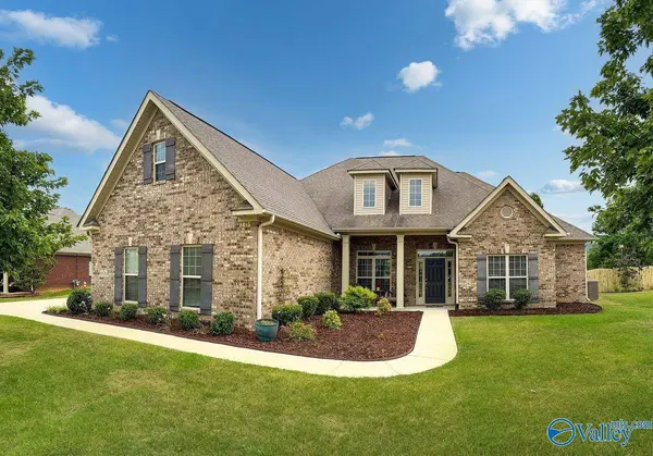 8520 Sedgebrook Drive SE, Owens Cross Roads, AL 35763