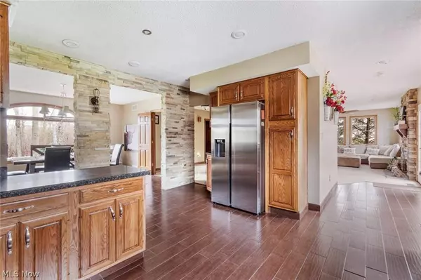 1567 Greensleaves CIR, Hubbard, OH 44425