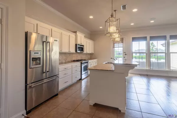 10516 HILL POINTE AVE, Baton Rouge, LA 70810