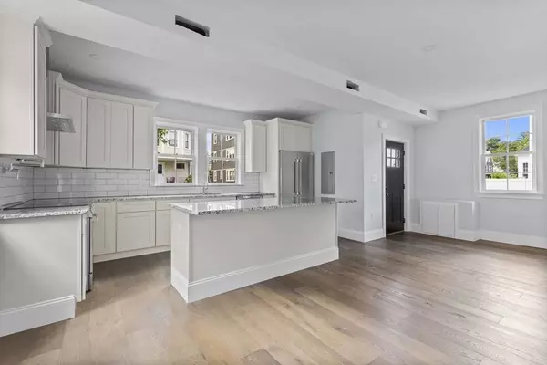 122 Birch St, Boston, MA 02131