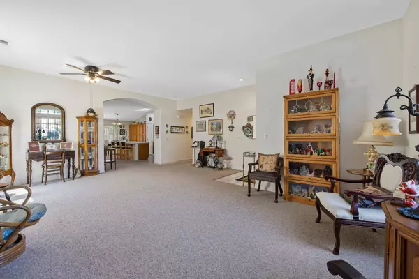 4606 W Country Court, Visalia, CA 93277