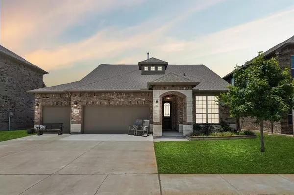 2810 Long Slope Road, Arlington, TX 76001