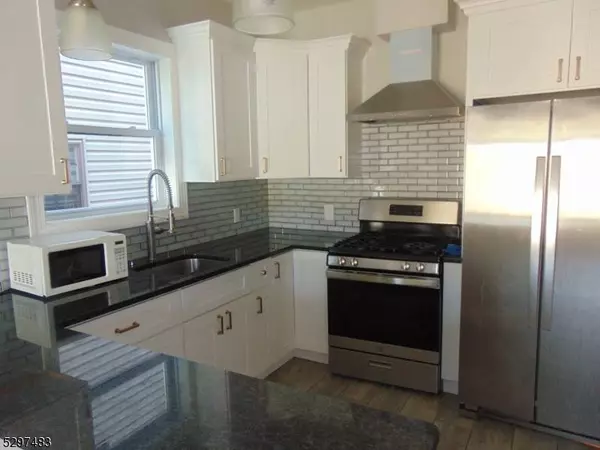 108 Mill St, Paterson City, NJ 07501