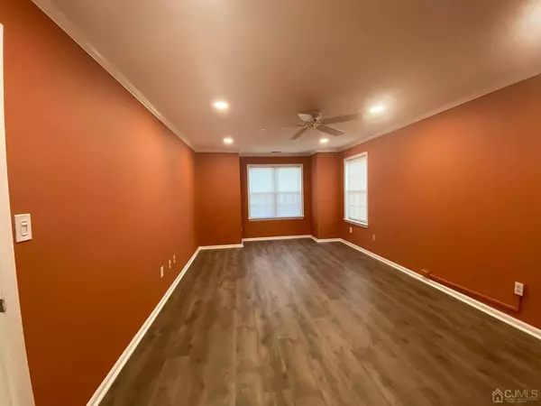 2203 Candlelight CT, Helmetta, NJ 08828