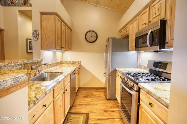 1341 S Spruce LN, Show Low, AZ 85901