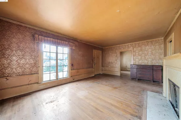 3017 Madeline St, Oakland, CA 94602