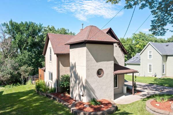 204 W Forest ST, Belle Plaine, MN 56011