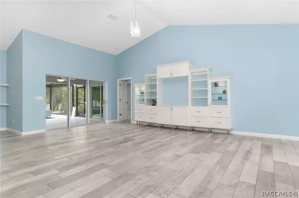 2824 W Apricot DR, Beverly Hills, FL 34465