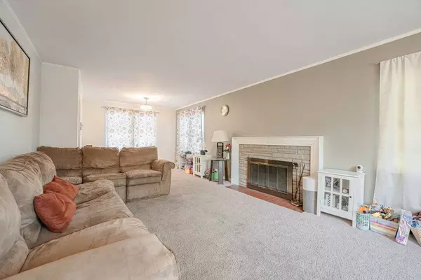 12757 Mozart ST, Blue Island, IL 60406