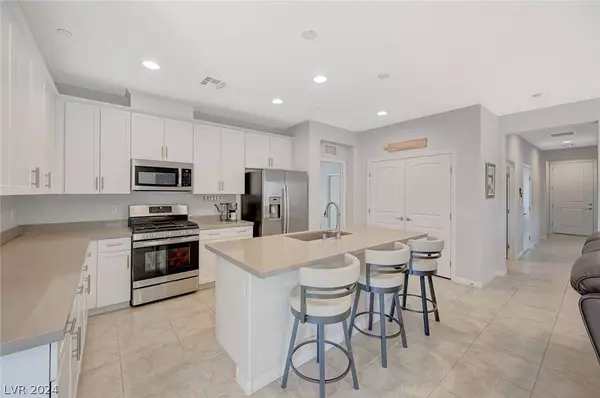 305 Crescent Verse Street, Henderson, NV 89015