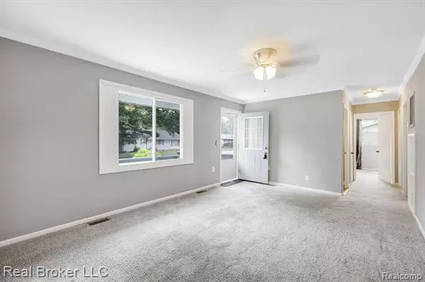 1482 ALBERTA Avenue, Burton, MI 48509