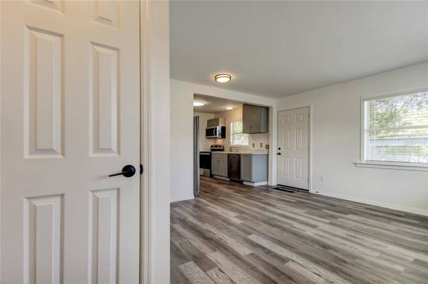 204 6TH AVE NW, Ruskin, FL 33570