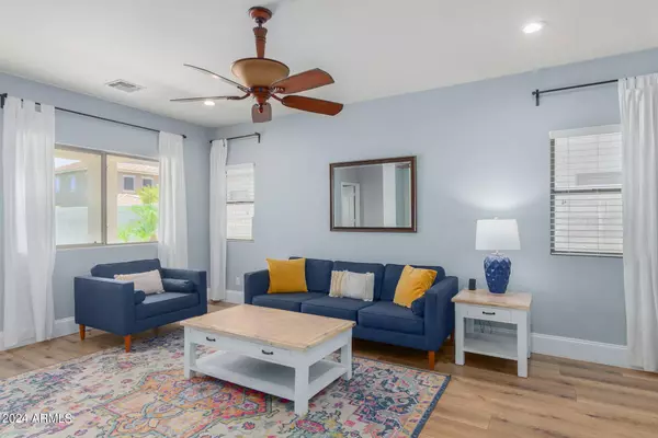 1672 W DUGAN Drive, San Tan Valley, AZ 85144