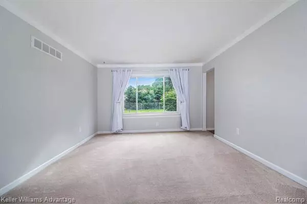 6582 Sturbridge Lane, Canton, MI 48187