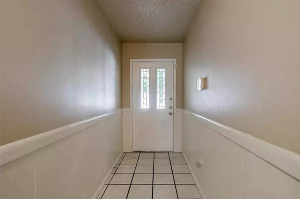 540 Edwards Drive, Saginaw, TX 76179