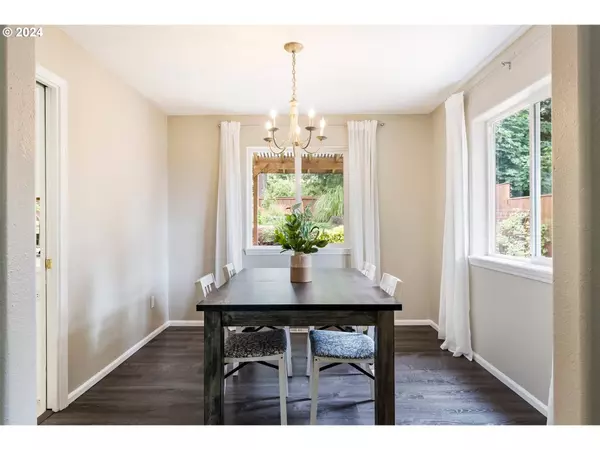 1054 S 69TH ST, Springfield, OR 97478