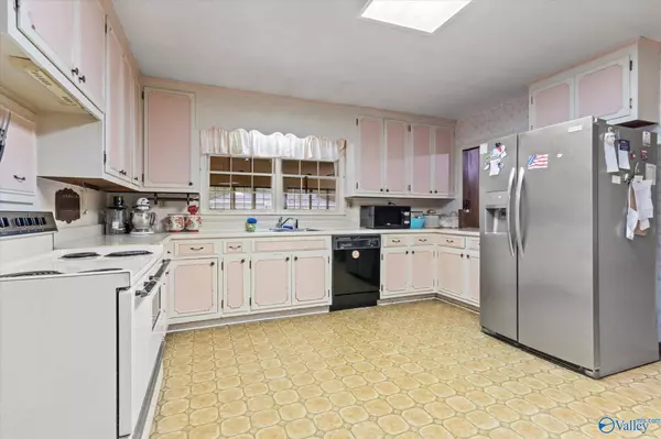 2323 Brookwood Drive SE, Decatur, AL 35601