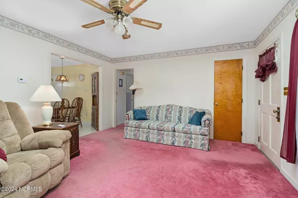 5634 Gardners School Road, Elm City, NC 27822