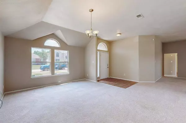 1034 Suffolk Lane, Cedar Hill, TX 75104